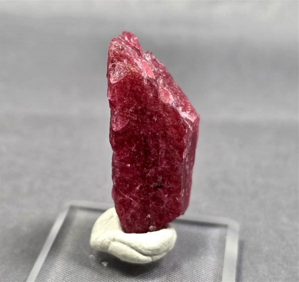 Rhodonite Crystal, Morro da Mina mine, Conselheiro Lafaiete, Minas Gerais, Brazil