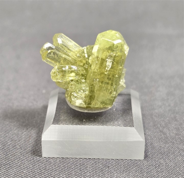 Vesuvianite, Jeffrey Mine, Val-des-Sources, Les Sources RCM, Estrie, Québec, Canada