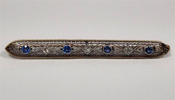Antique Yogo Sapphire & Diamond Bar Pin, with G.I.A. Report 14k Y.G., 6.8 cm / 2.75 inches